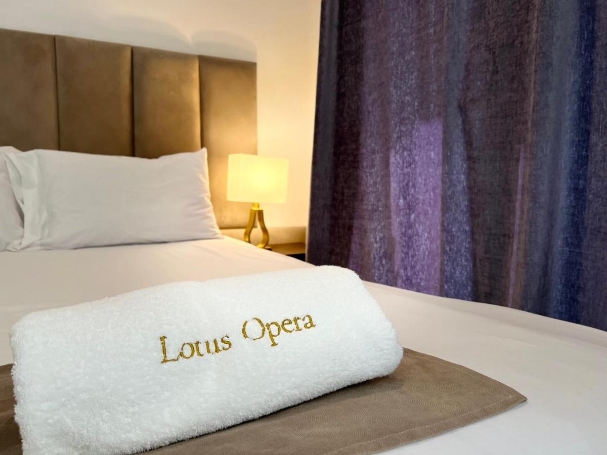 Lotus Opera House Hotel Madrid Bagian luar foto